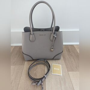 Michael Kors classic medium Mercer handbag